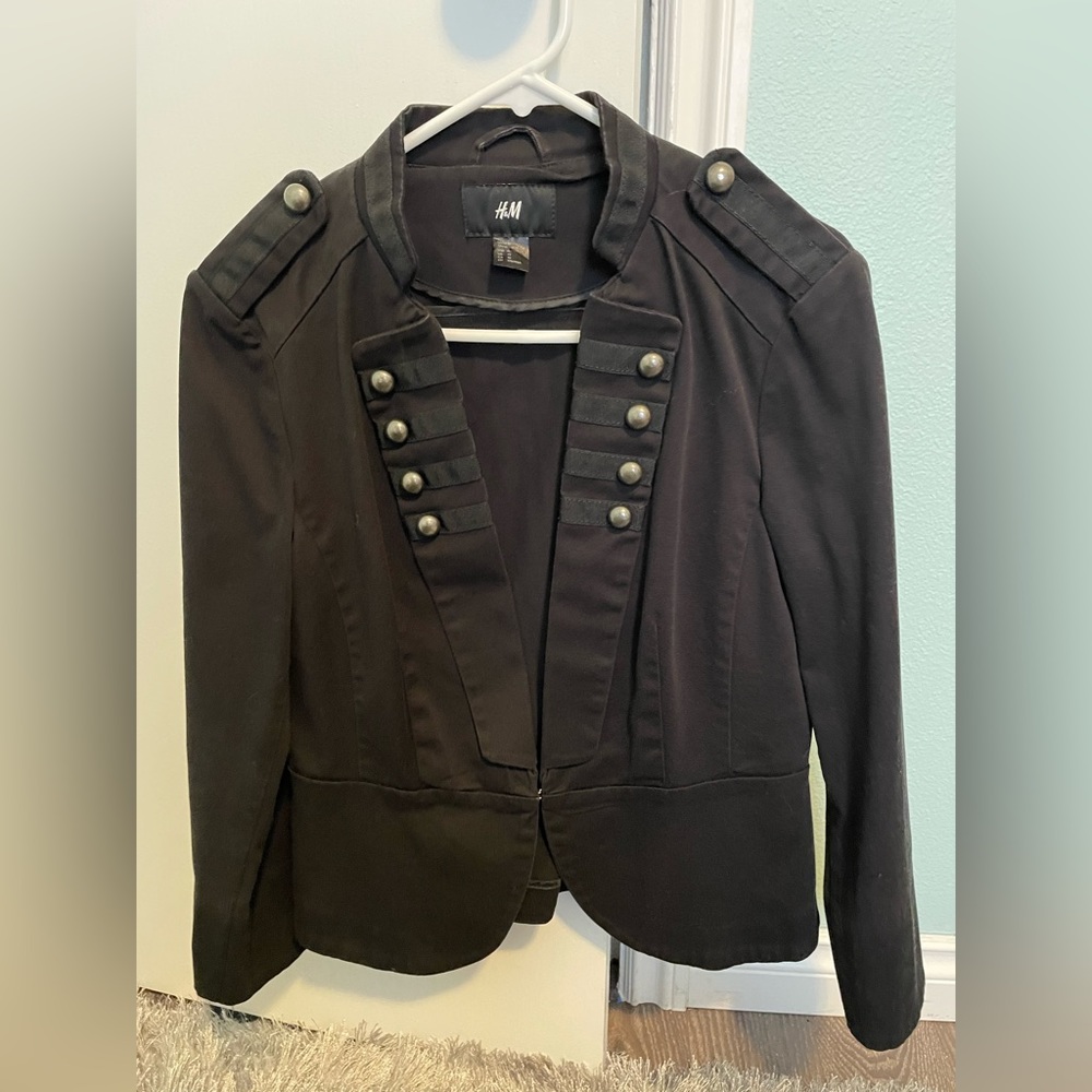 H&M black cropped jacket with peplum